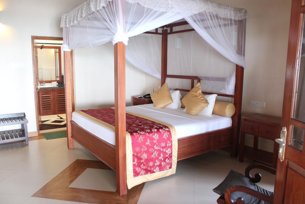 Warahena Beach Hotel Bentota Exteriör bild