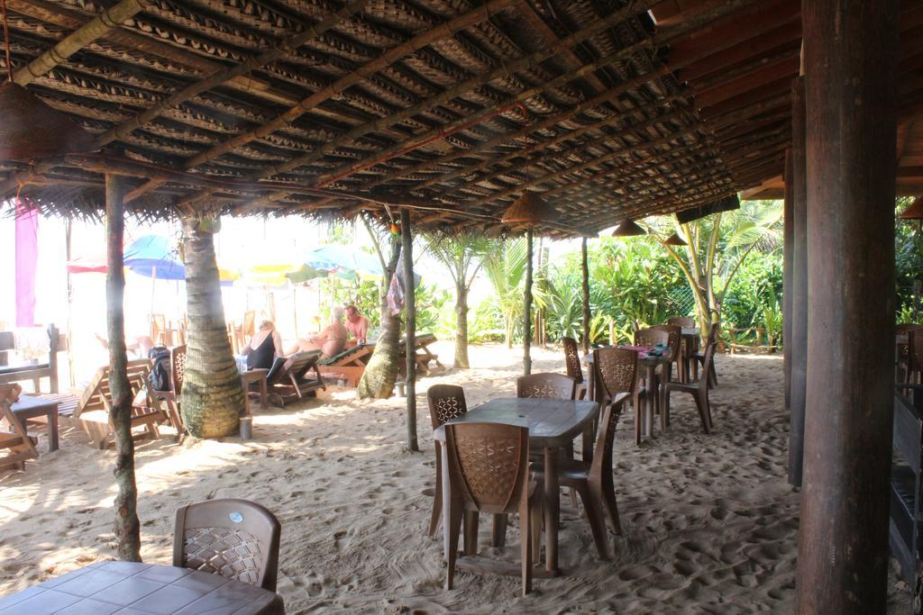 Warahena Beach Hotel Bentota Exteriör bild