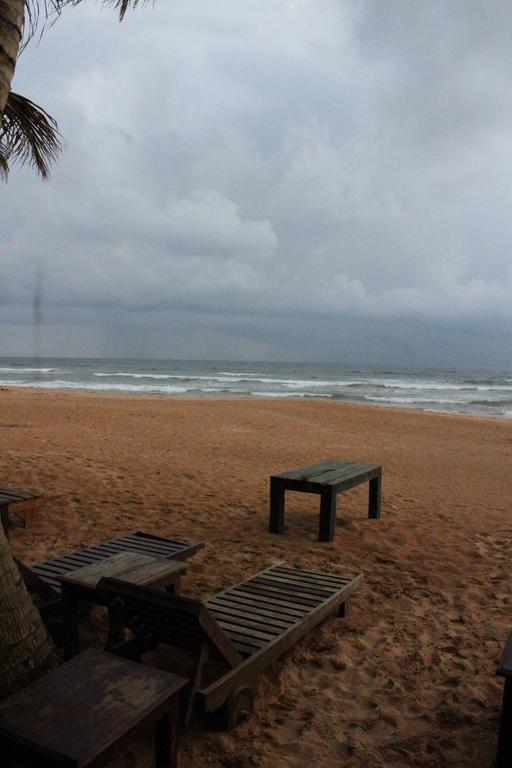 Warahena Beach Hotel Bentota Exteriör bild