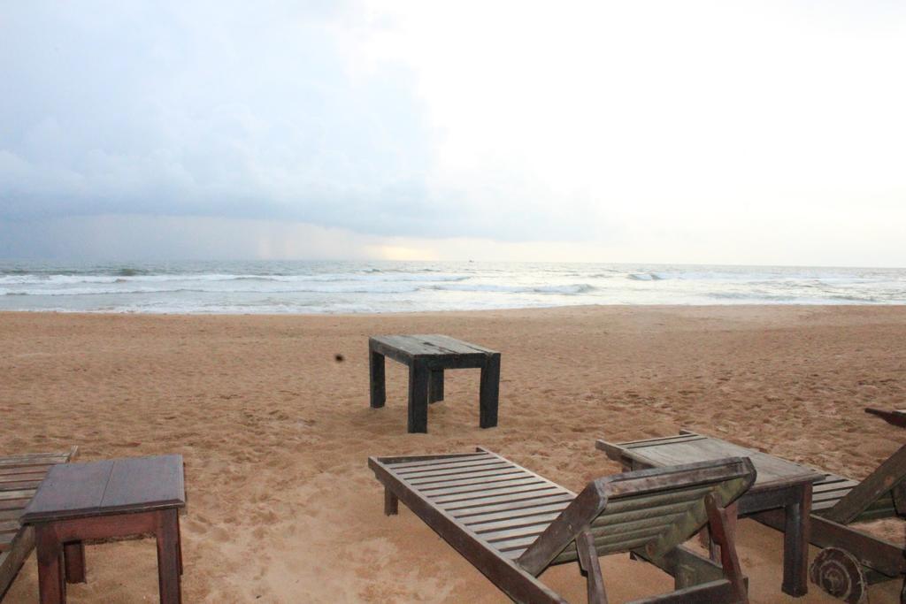 Warahena Beach Hotel Bentota Exteriör bild
