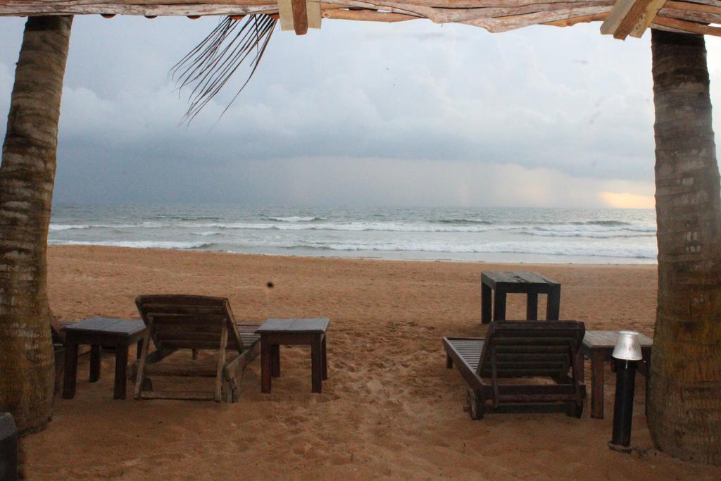 Warahena Beach Hotel Bentota Exteriör bild