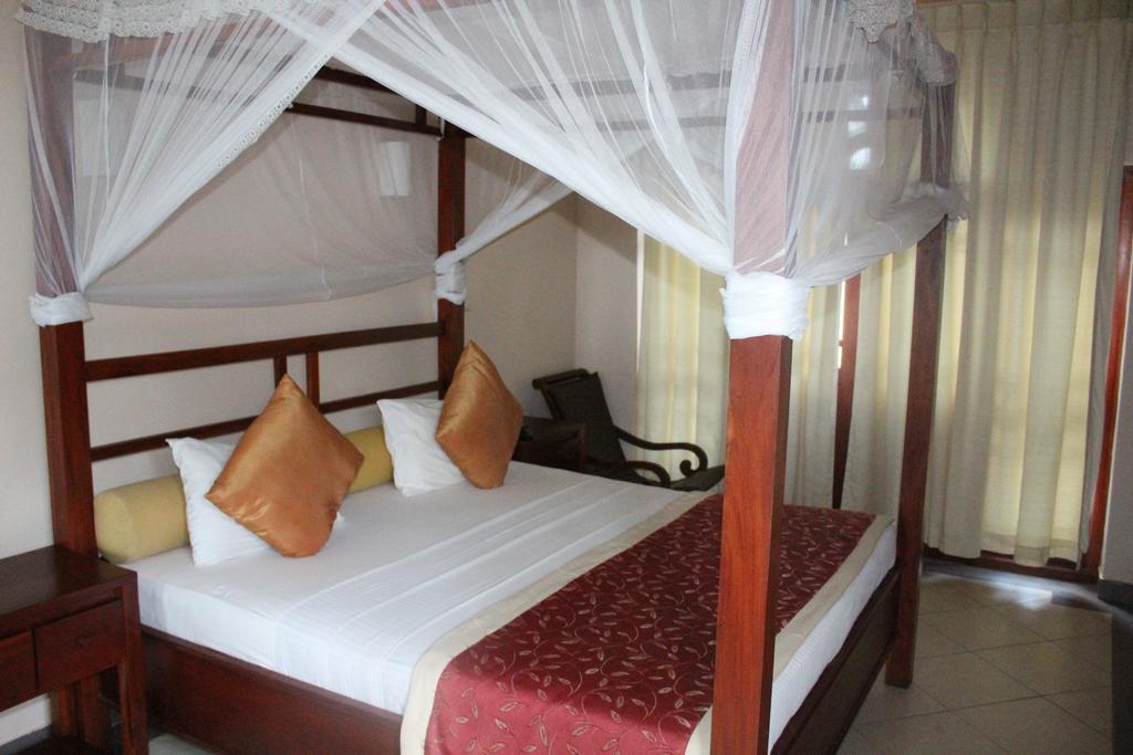 Warahena Beach Hotel Bentota Exteriör bild