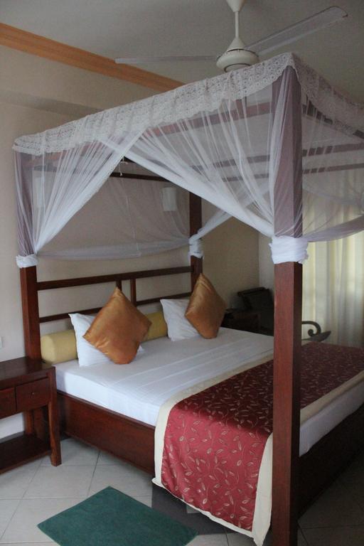 Warahena Beach Hotel Bentota Exteriör bild